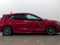 Begagnad Ford Focus ST-Line 120 HK (88 kW) 2020 Röd Halvkombi
