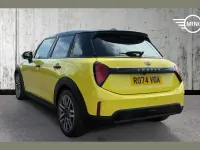 Used Mini Cooper Classic 200 HP (147 kW) 2024 Yellow Hatchback