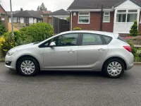 Second-hand Vauxhall Astra 2013 Argintiu Hatchback