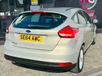 Begagnad Ford Focus Zetec 115 HK (84 kW) 2015 Silver Halvkombi