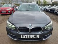 Begagnad BMW 116 Efficient Dynamics 2016 Grå Halvkombi