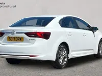 Used Toyota Avensis Business Edition 147 HP (108 kW) 2017 White Sedan