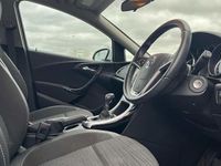 used Vauxhall Astra 1.4i 16V Excite 5dr