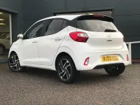 Usado Hyundai i10 Premium 67 CV (49 kW) 2022 Blanco Utilitario