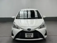 Used Toyota Yaris Hybrid 100 HP (73 kW) 2018 White Hatchback