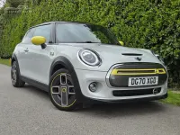 Usado Mini Cooper SE Hatch 135 kW (184 CV) 2020 Plateado Utilitario