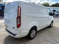 Used Ford Transit Custom Limited 130 HP (95 kW) 2021 White Van