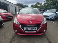 Used Peugeot 208 Style 67 HP (49 kW) 2014 Red Hatchback