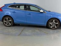 Begagnad Volvo V40 R-Design 120 HK (88 kW) 2015 Blå Halvkombi