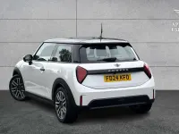 Used Mini Cooper Hatch 154 HP (113 kW) 2024 White Hatchback