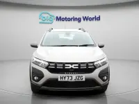 Usado Dacia Sandero Expression 91 CV (66 kW) 2023 Gris Utilitario