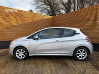 Used Peugeot 208 Active 68 HP (50 kW) 2014 Silver Hatchback