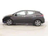 Begagnad Nissan Leaf Acenta 110 kW (150 HK) 2020 Svart Halvkombi