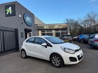 Used Kia Rio 83 HP (61 kW) 2014 White Hatchback