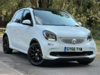 Used Smart ForFour 71 HP (52 kW) 2016 White Hatchback