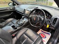 Used Porsche Cayenne 245 HP (180 kW) 2016 Grey SUV