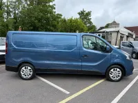 Used Renault Trafic 2015 Blue MPV