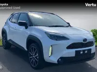 New Toyota Yaris Hybrid Sport 131 HP (96 kW) 2026 Platinum white pearl bitone (premium paint) Estate