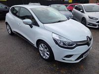 Used Renault Clio IV Dynamique 90 HP (66 kW) 2018 White Hatchback