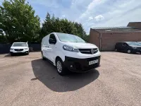 Used Vauxhall Vivaro 100 HP (73 kW) 2019 White MPV