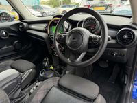 Używany Mini Cooper Classic 2019 Niebieski Hatchback