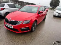 Używany Skoda Octavia vRS 184 KM (135 kW) 2017 Czerwony Hatchback
