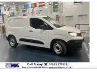 Used Peugeot Partner 100 HP (73 kW) 2021 White MPV