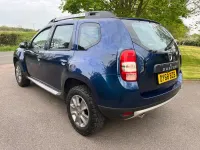 Usado Dacia Duster Lauréate 106 HP (77 kW) 2018 Azul SUV