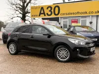 Begagnad Kia Rio 99 HK (72 kW) 2019 Svart Halvkombi