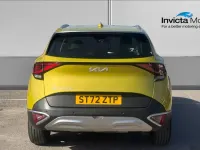 Usado Kia Sportage 116 HP (85 kW) 2023 Amarelo SUV