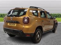 Used Dacia Duster Essentiel 116 HP (85 kW) 2019 Orange Estate