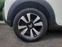 Używany Citroën C3 PureTech 83 KM (61 kW) 2023 Biały Hatchback