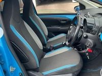 Begagnad Toyota Aygo X-cite 2016 Blå Halvkombi