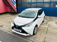 Used Toyota Aygo X-play 69 HP (50 kW) 2015 White Hatchback