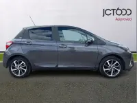 Używany Toyota Yaris 109 KM (80 kW) 2020 Szary Hatchback