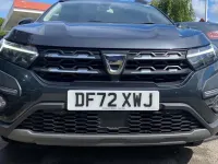 Begagnad Dacia Jogger Extreme 110 HK (80 kW) 2023 Grå Minibuss