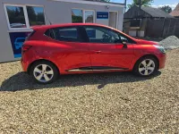 Used Renault Clio Dynamique 75 HP (55 kW) 2016 Red Hatchback
