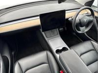 Used Tesla Model Y Long Range AWD 378 kW (514 HP) 2022 White SUV