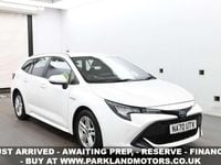 Used Toyota Corolla 122 HP (89 kW) 2020 White Estate