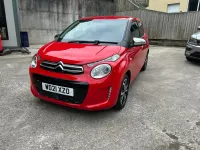 Begagnad Citroën C1 Shine 2021 Röd Halvkombi
