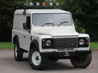 Used Land Rover Defender 122 HP (89 kW) 2009 White Estate