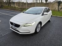 Used Volvo V40 Momentum 2018 White Hatchback