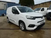 Used Toyota Proace Design 130 HP (95 kW) 2022 White MPV