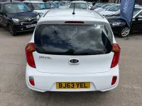 Used Kia Picanto 68 HP (50 kW) 2013 White Hatchback
