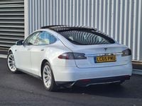 Used Tesla Model S 311 kW (423 HP) 2015 White Hatchback