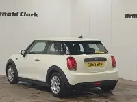 Usado Mini ONE Classic 102 CV (75 kW) 2019 Blanco Utilitario