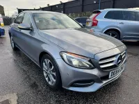 Usado Mercedes C200 184 CV (135 kW) 2014 Plateado Berlina