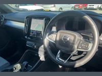 Used Volvo XC40 Core 161 HP (118 kW) 2023 Red SUV