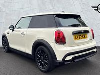 Used Mini Cooper Classic 134 HP (98 kW) 2022 White Hatchback