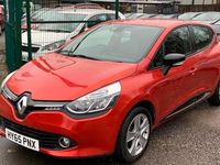 Used Renault Clio IV Dynamique 90 HP (66 kW) 2015 Red Hatchback